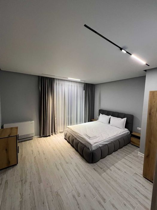 Дава се под наем Двустаен апартамент в Асеновград - 70 кв.м за 408 € - Снимка #2