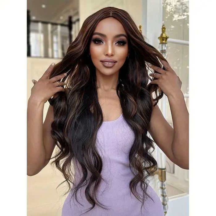 Тъмно кафява вълнообразна перука с кичури