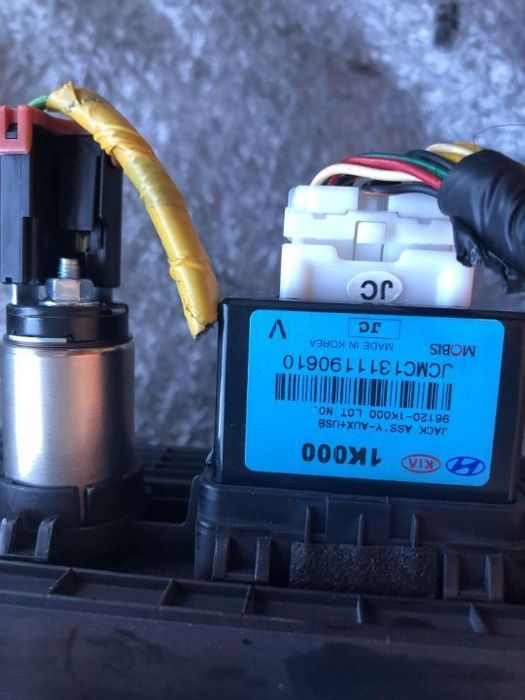 consola centrala spate cu aux si usb si bricheta hyundai ix20
