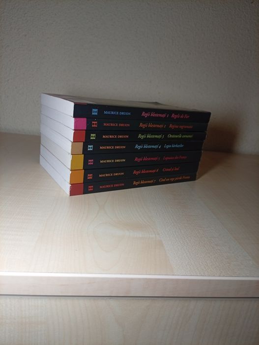 Vând regii blestemați volumele 1-7