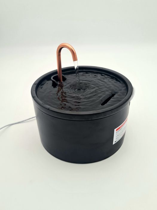 Fântână automată pentru apă câini și pisici – Nouă