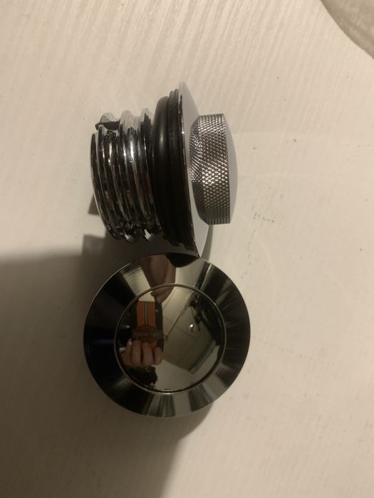 Нови капачки за резервоар за Harley-Davidson