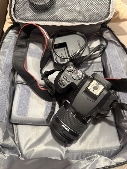 Canon EOS 250D 18-55 IS