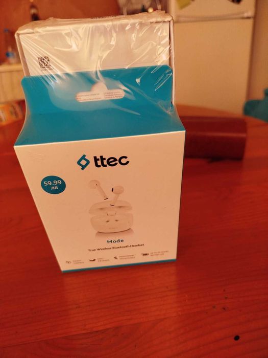 чисто нов неразпечатан Samsung galaxy A16. С гаранция + беж. слушалки