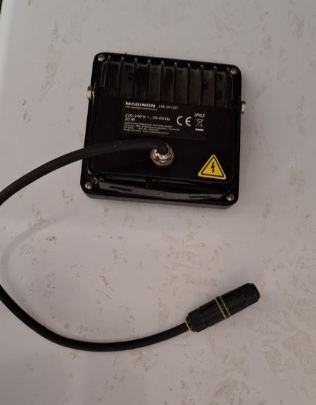 Lampa led cu senzor de miscare