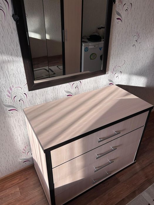 Продам спальный гарнитур