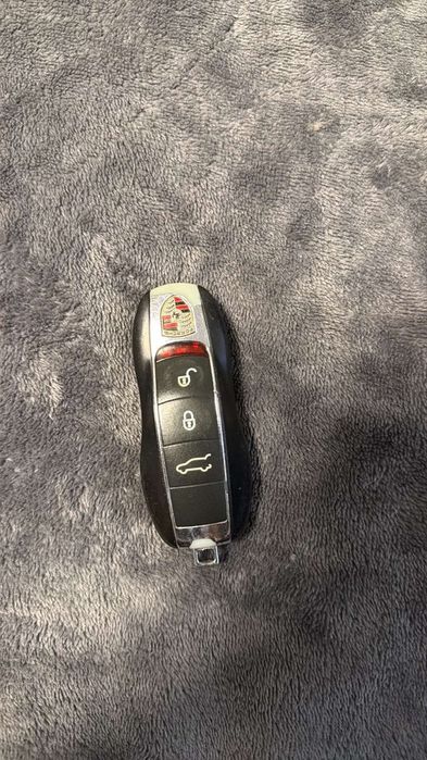 Ключ за порше каиен 2012г