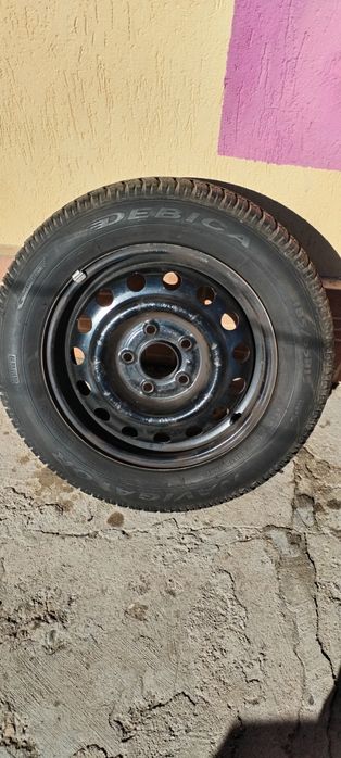 Vând 4 jante cu tot cu cauciucuri 185  65 r15  all sezon