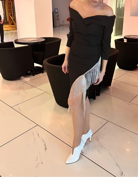 Rochie cu franjuri din margele de sticla (cadou:accesoriu par)