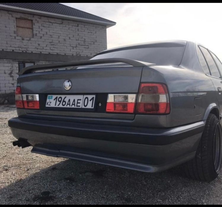 Бампер на БМВ е34 м тех