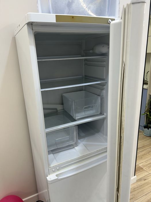 Холодильник продаётся 50к