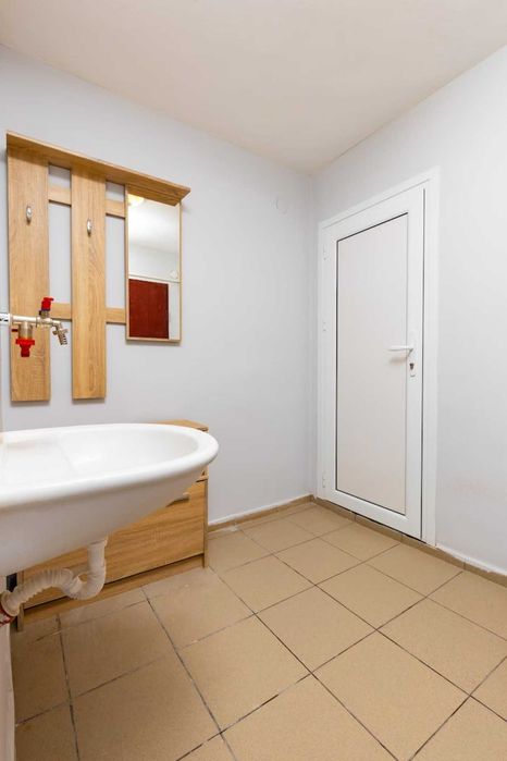 Дава се под наем Едностаен апартамент в Пловдив, Център - 25 кв.м за 245 € - Снимка #12