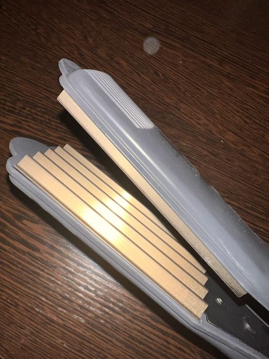 Выпрямитель для волос и гафре для волос