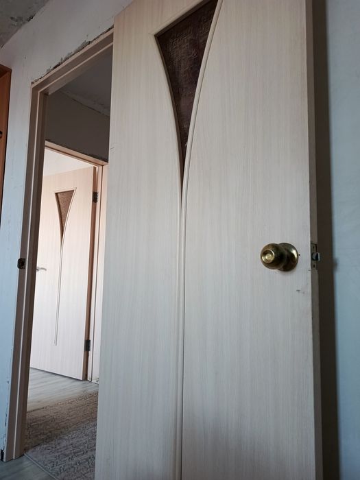 Продаются б/у межкомнатные двери