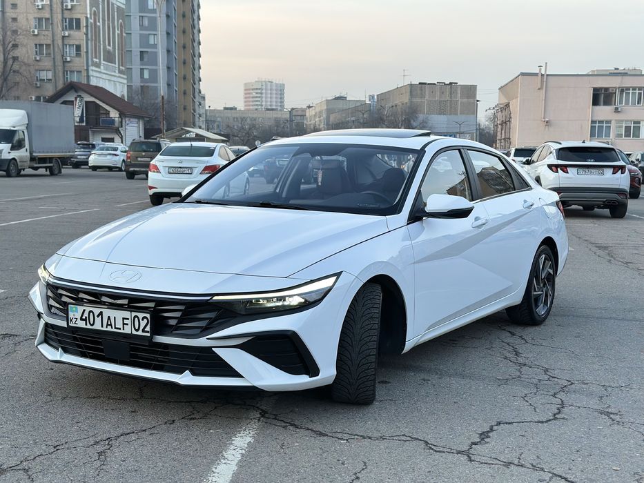 Hyundai Elantra 2024