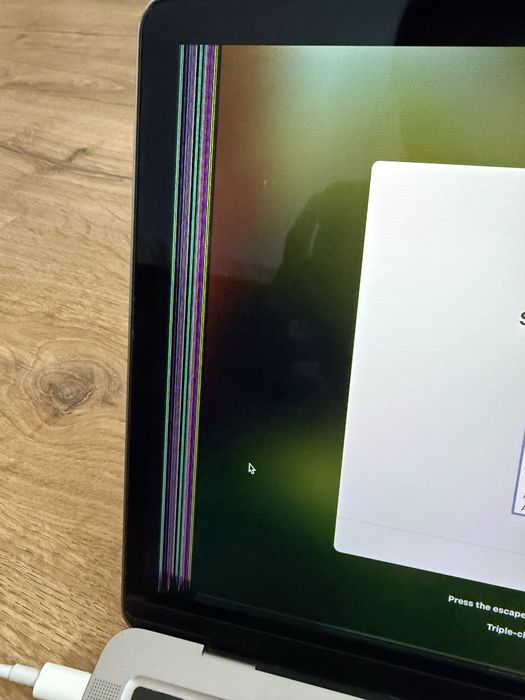 Продам MacBook Air (M1, 2020)