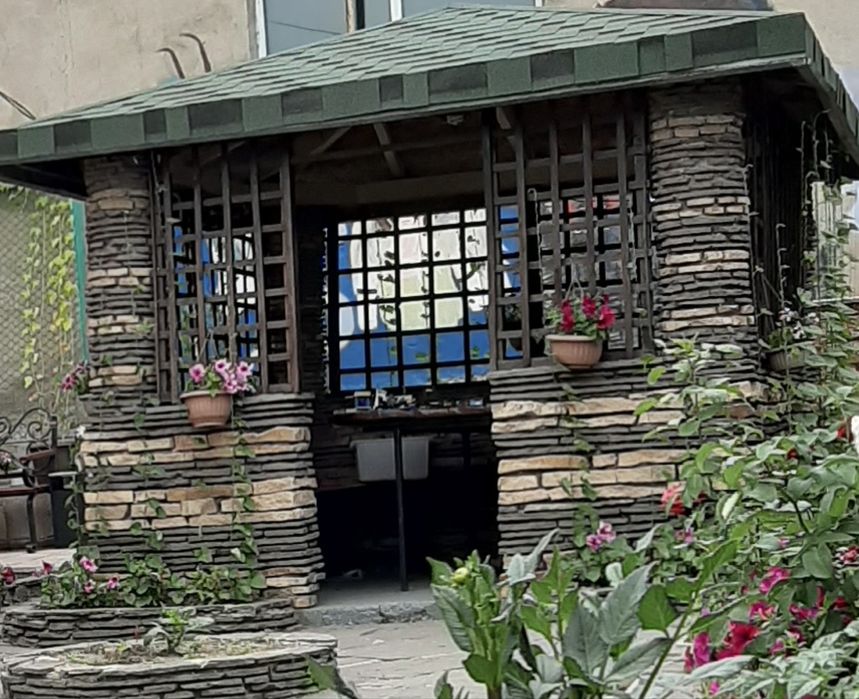 продам беседку на разбор из камня