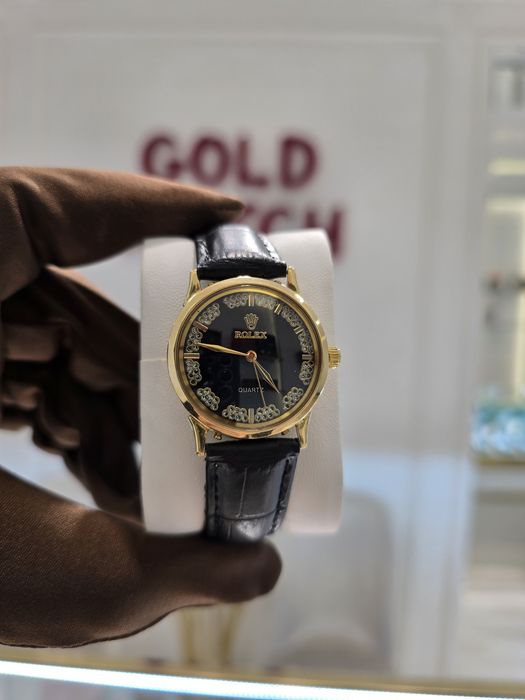 Продам женские золотые часы