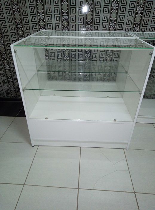 Продам стеллажи, витрины, полки