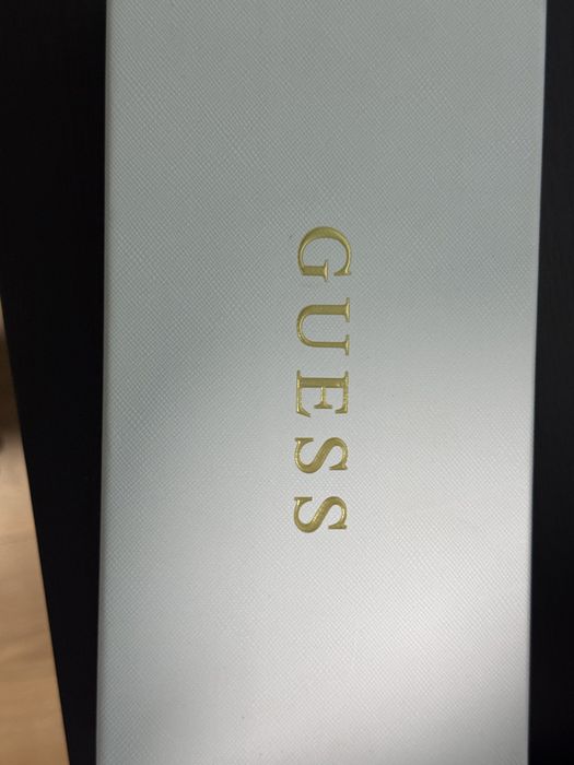 Протмоне Guess с кутия