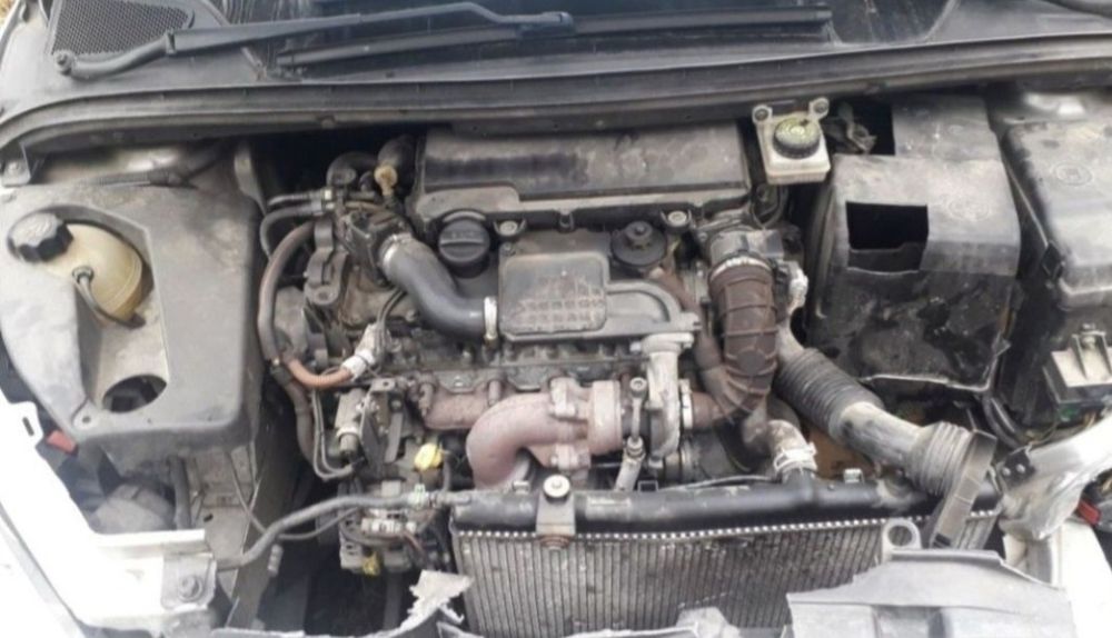 Продавам на части ПЕЖО/Peugeot 307 1.4hdi 68 k.c 3 врати