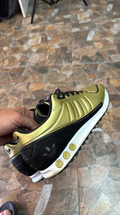 Adidasi Adidas LA Trainer II (L.A. Trainer 2) – Ediție Aurie / Negru – Mărimea 42
