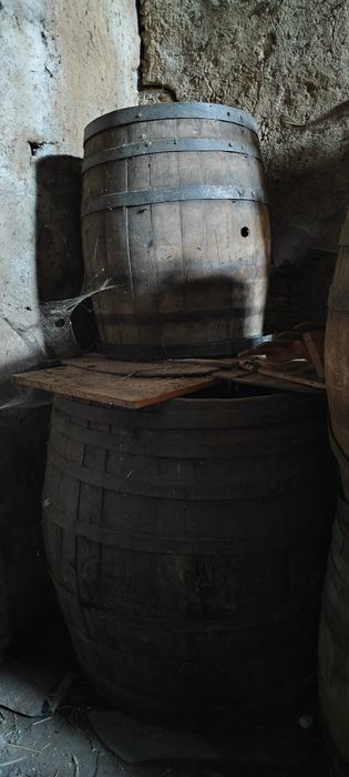 Продавам стари бурета