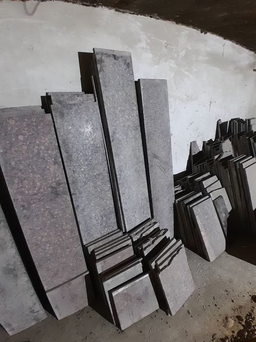 Мрамор на лестница