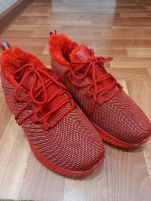 Продам зимние кроссовки