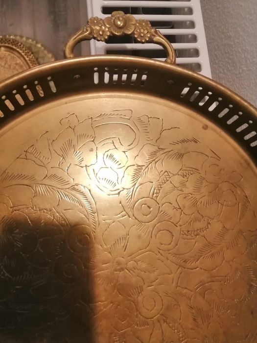 Tavă gravată manual