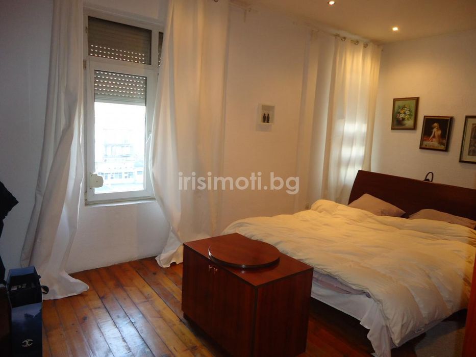 Продава се Тристаен апартамент в София, Център - 169 кв.м за 2427 €/кв.м - Снимка #2