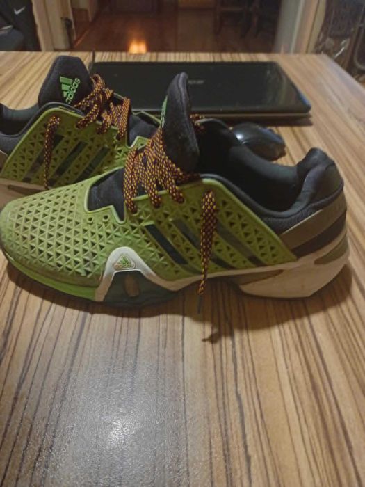 Продавам маратонки