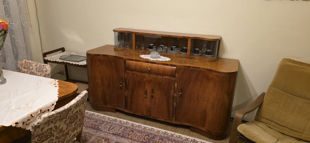 Mobilier living, sufragerie, lemn masiv lăcuit. Vintage.
