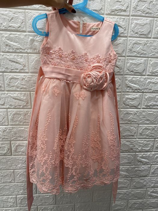 Официални дрехи за момиче