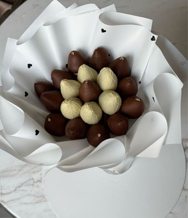 Клубника в шоколаде букет