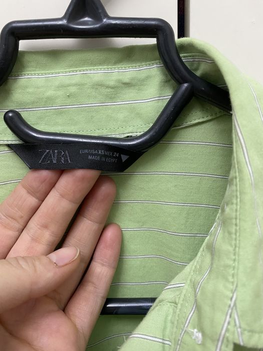 Красивая рубашка Зара в модном оттенке