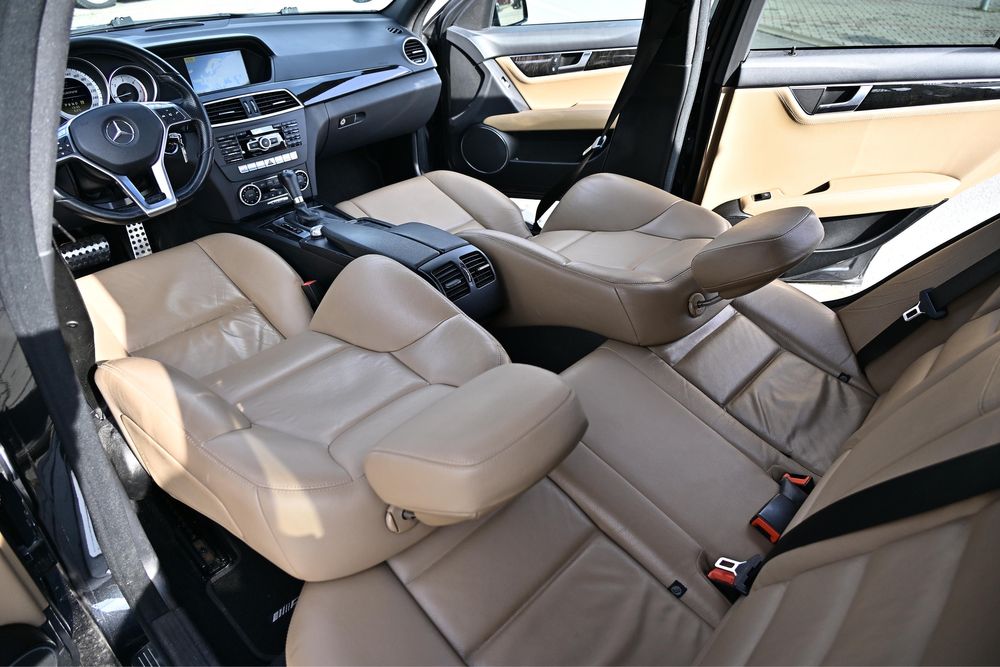 Mercedes C250 205cp - 4matic - AMG Sport   - 7G Tronic - Manufaktur