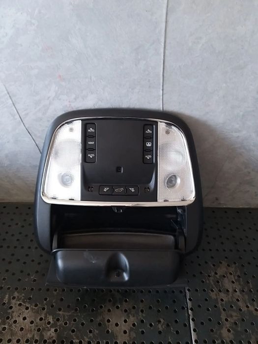 Plafoniera fata suport ochelari jeep grand cherokee 4 wk wk2 p68146915ab