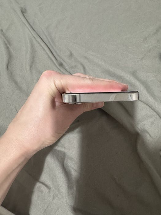 Продаю айфон 12 про 256 гб