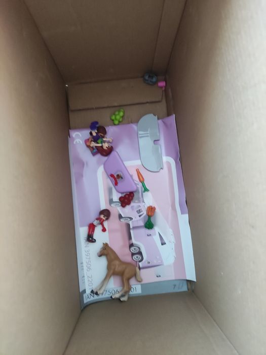 Джип с ремарке за ферма