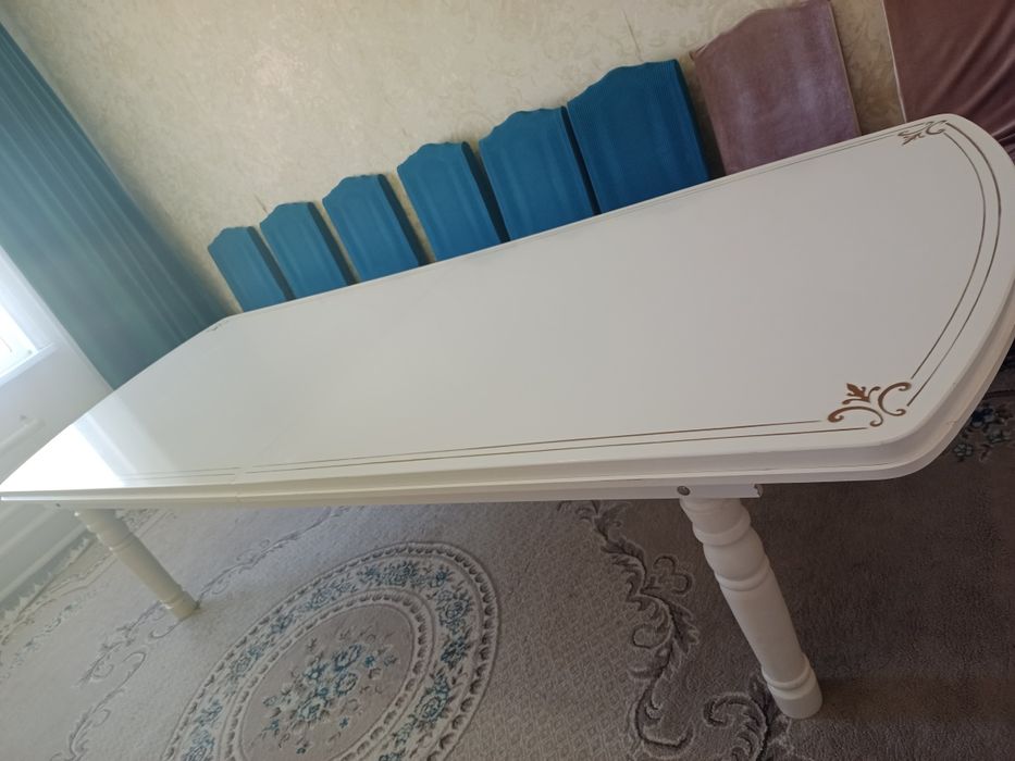 Срочно Продам стол и стулья