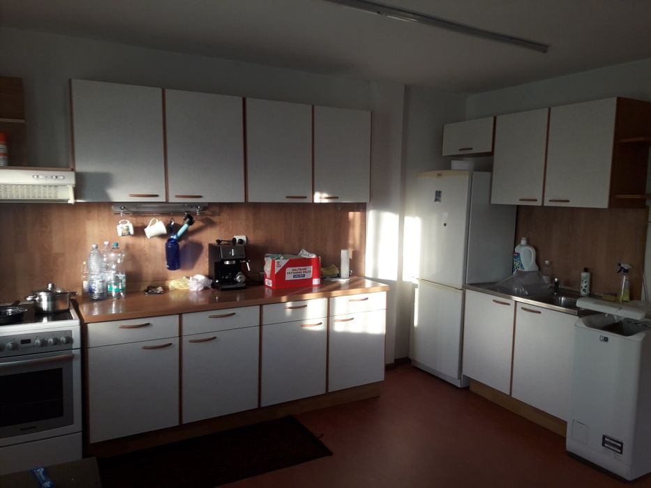 Închiriez apartament cu 2camere la  et 1