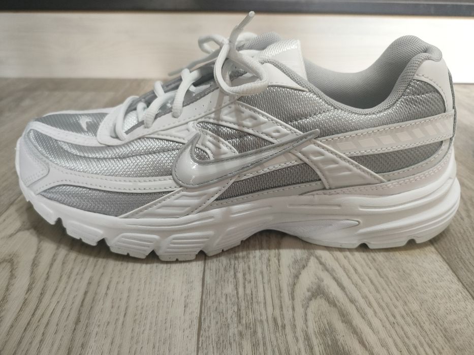 Nike initiator белые, 42 размер