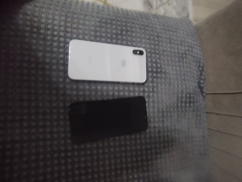 Айфон Xs в нормальном состоянии