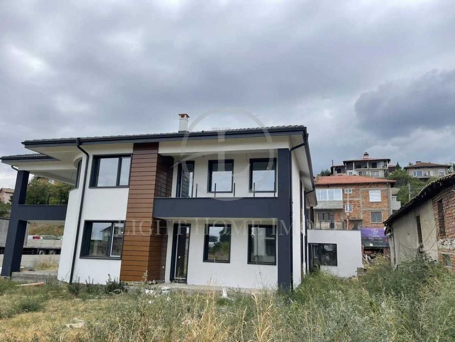 Продава се Къща в с. Първенец, Област Пловдив - 450 кв.м за 812 €/кв.м - Снимка #8