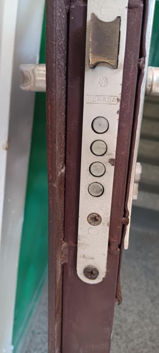 Железна входна врата