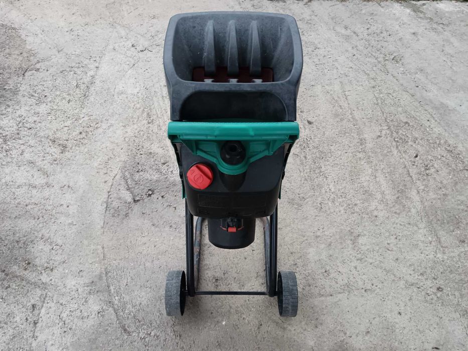 Tocator crengi Bosch