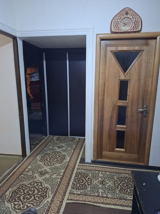 Продаётся 4х ком квартира в Чирчике 9 микрорайон ориентир 10ая автоб