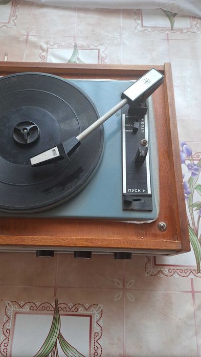Грамофон „АККОРД-210„