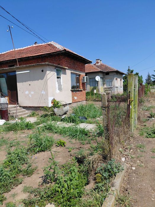 Къща в село Смирненски продава се